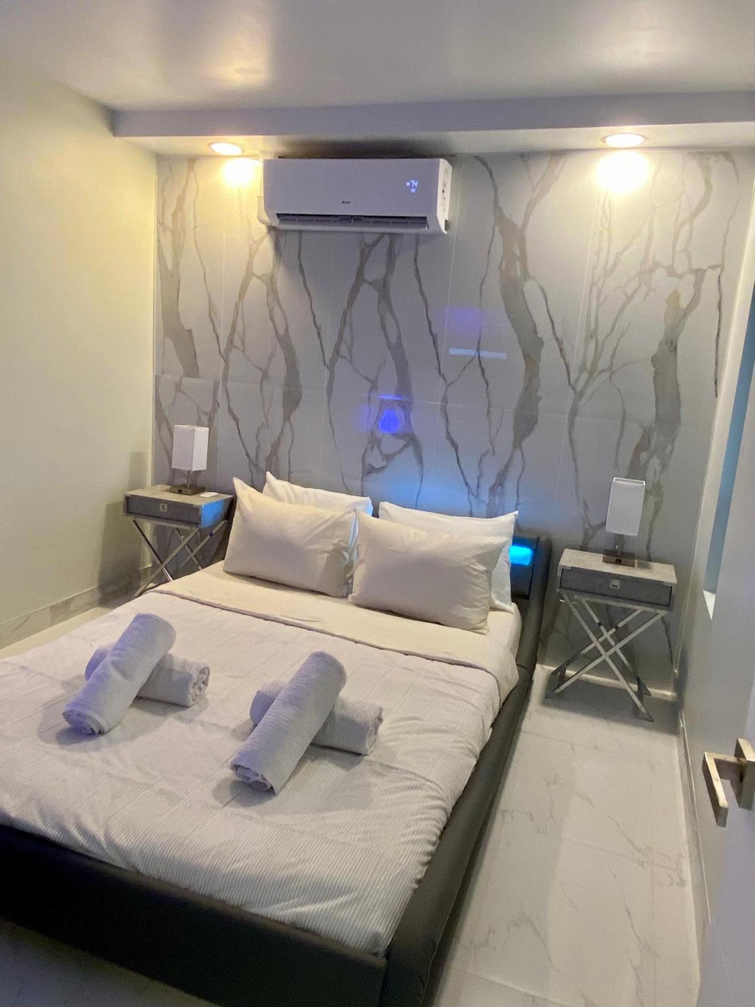 Luxurious Remodeled Direct Waterfront Apartment With Miami Skyline View And Outdoor Terrace Free Parking 5Min Drive To 迈阿密海滩 外观 照片