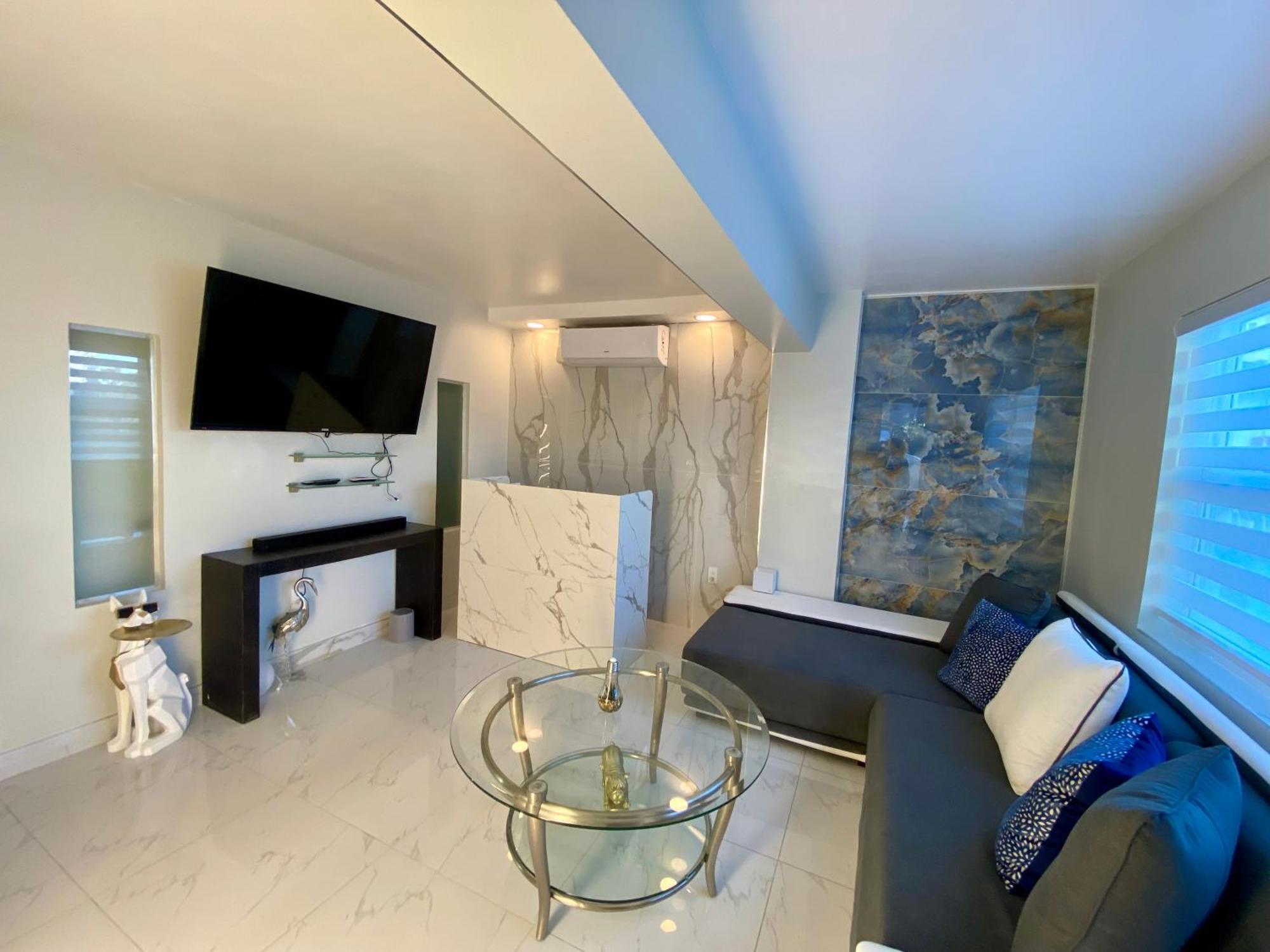Luxurious Remodeled Direct Waterfront Apartment With Miami Skyline View And Outdoor Terrace Free Parking 5Min Drive To 迈阿密海滩 外观 照片