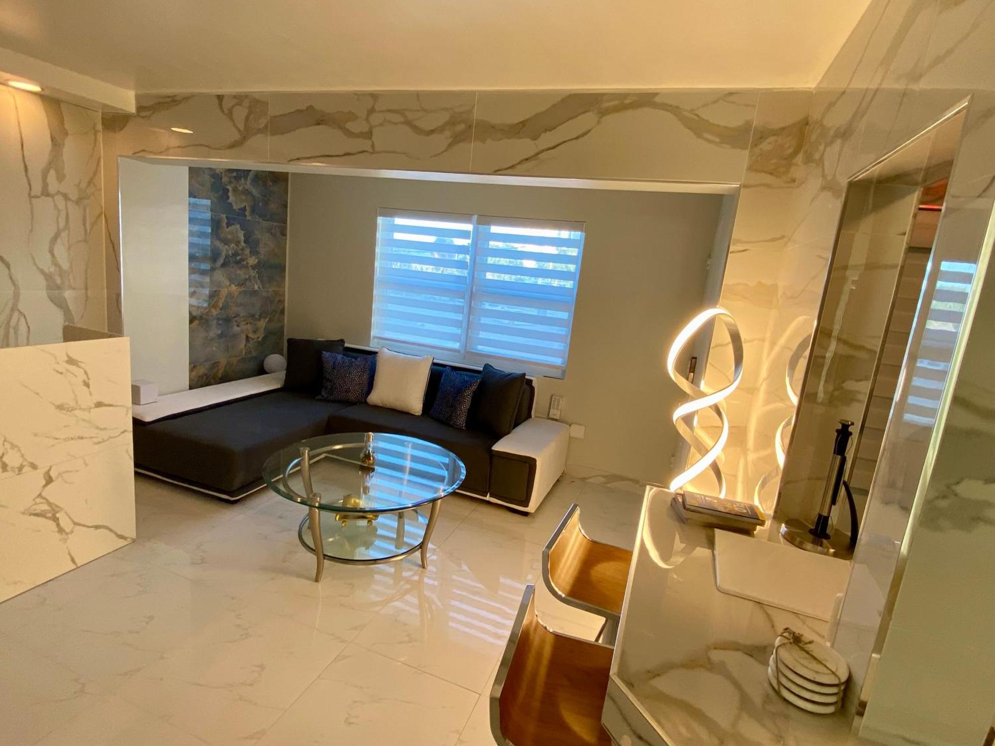 Luxurious Remodeled Direct Waterfront Apartment With Miami Skyline View And Outdoor Terrace Free Parking 5Min Drive To 迈阿密海滩 外观 照片